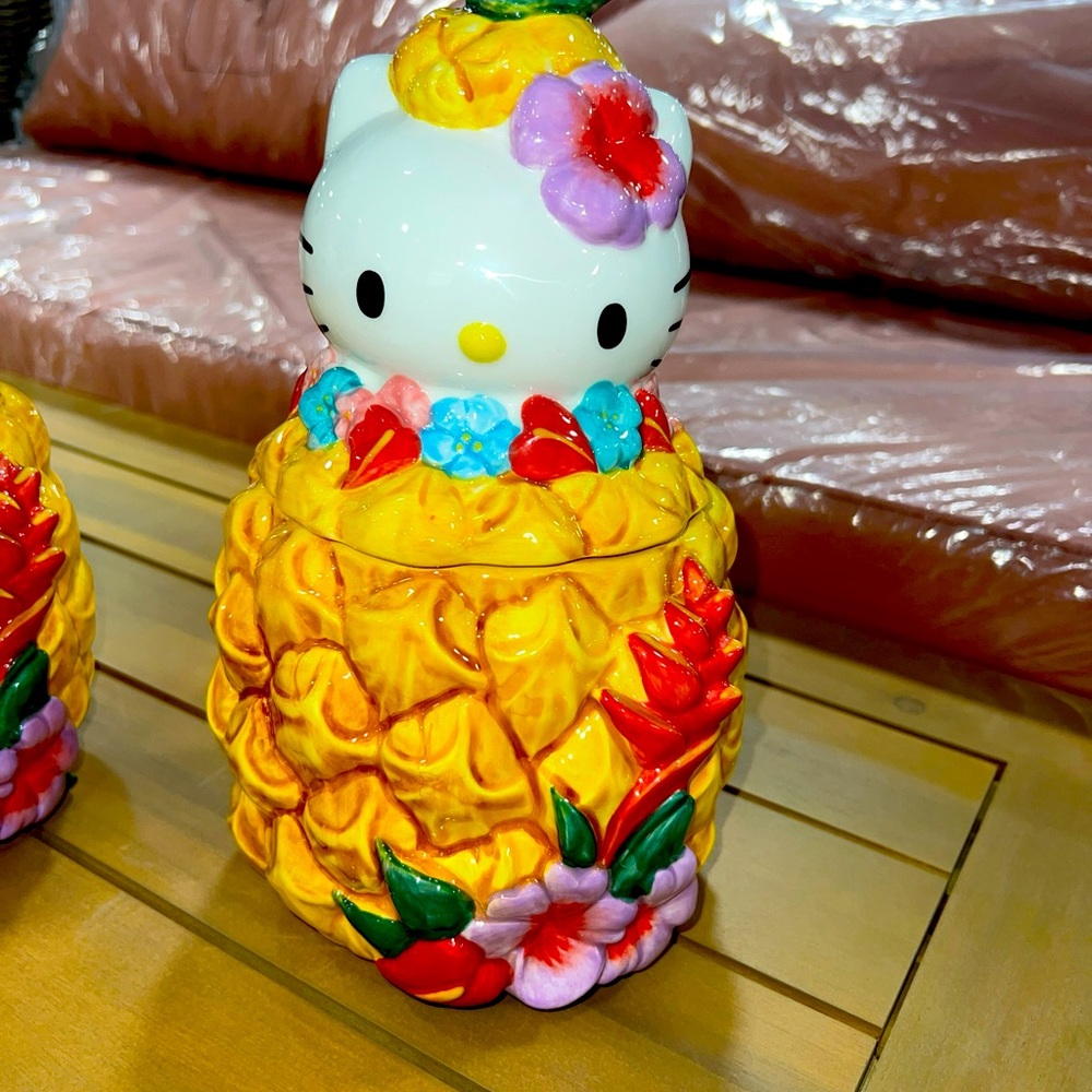 Hello Kitty pineapple canister